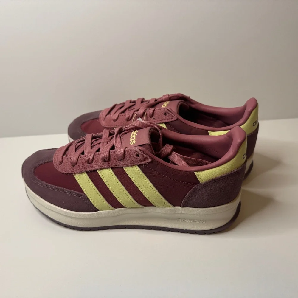 Adidas Women's Run 70’s 2.0 Sneakers - Size 6US - Picture 2 of 11